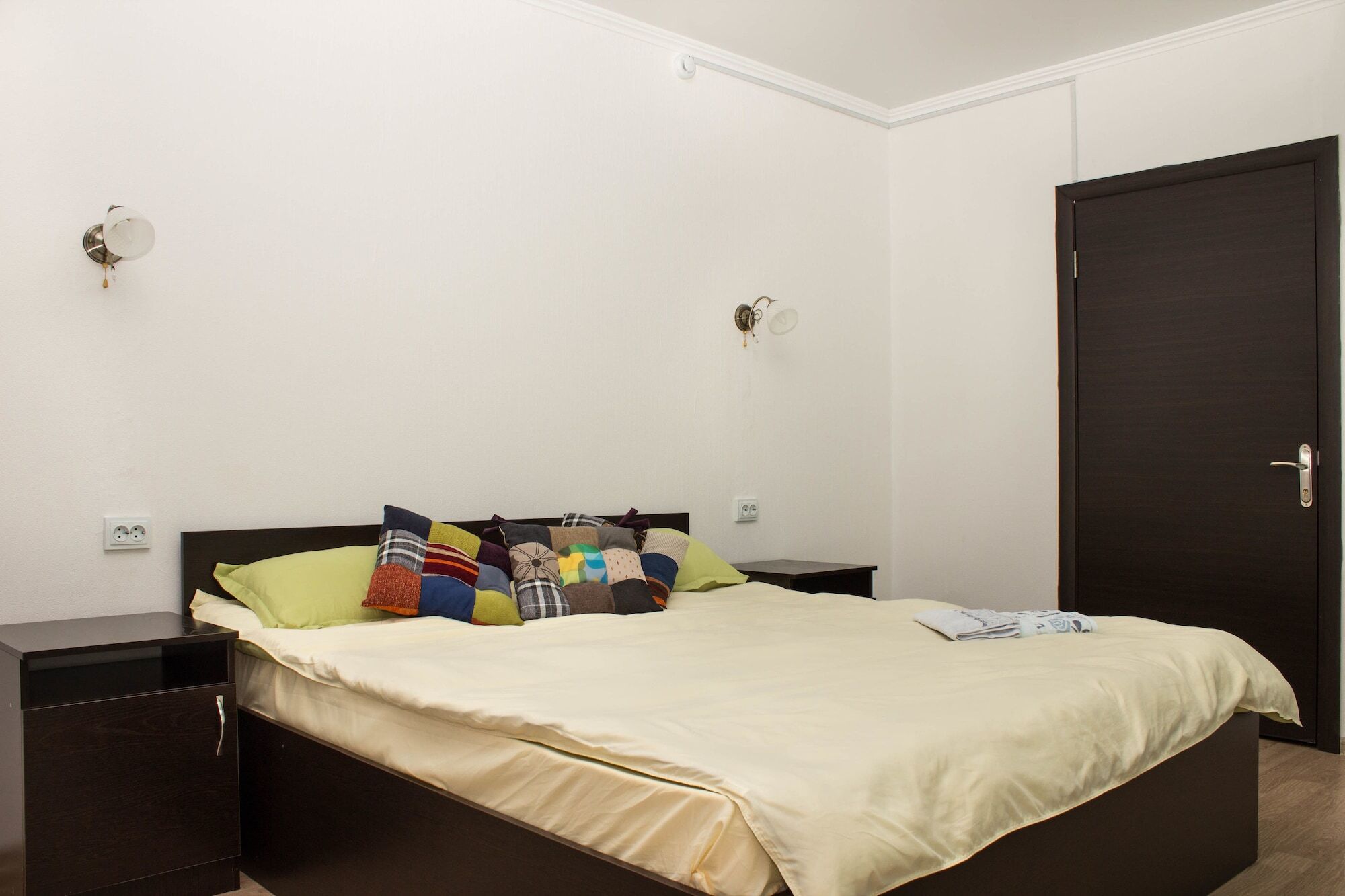 אלמטי Nicehostel מראה חיצוני תמונה